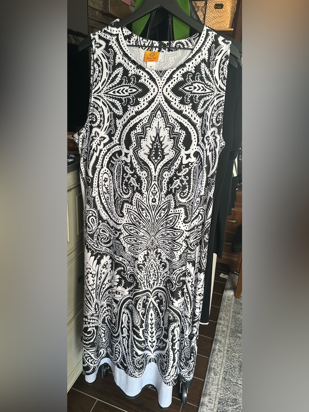 Ruby Rd. Black & White Sleeveless Paisley Maxi Dress